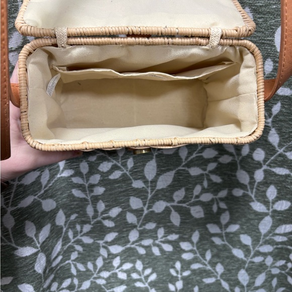 Universal Thread Tan Wicker Crossbody Handbag With Faux Leather Strap - Picture 5 of 11